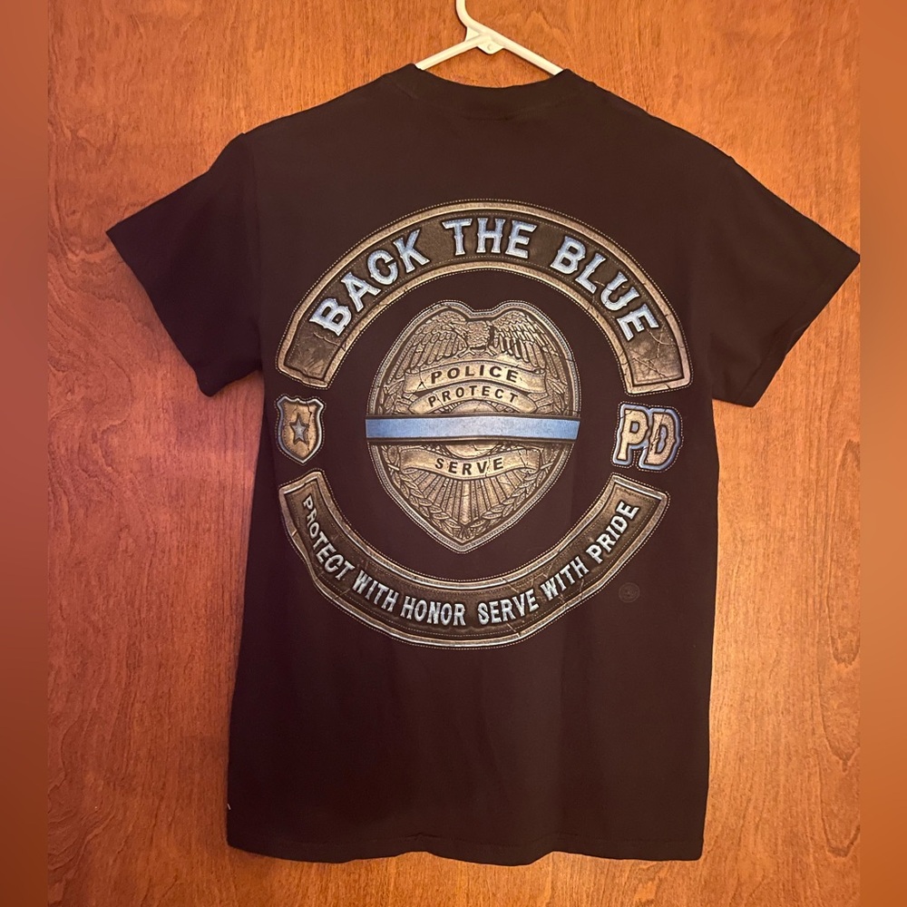 Back The Blue  T-Shirt Police Protect Serve Law Officer Sz Small Black Graphic